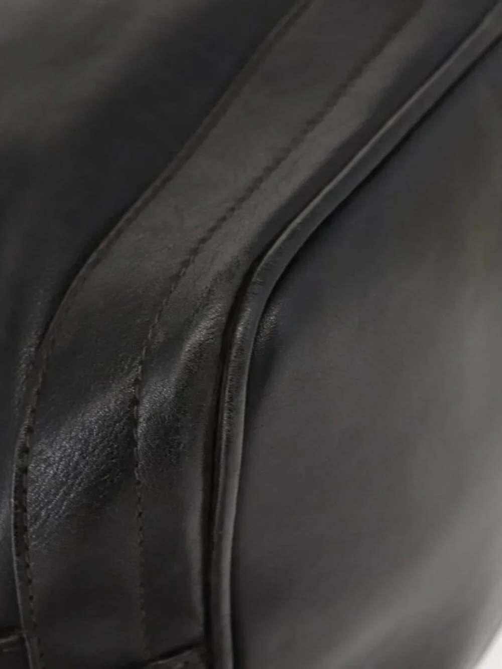 Authentic GUCCI Shoulder Bag Leather Black Gold - Picture 7 of 16